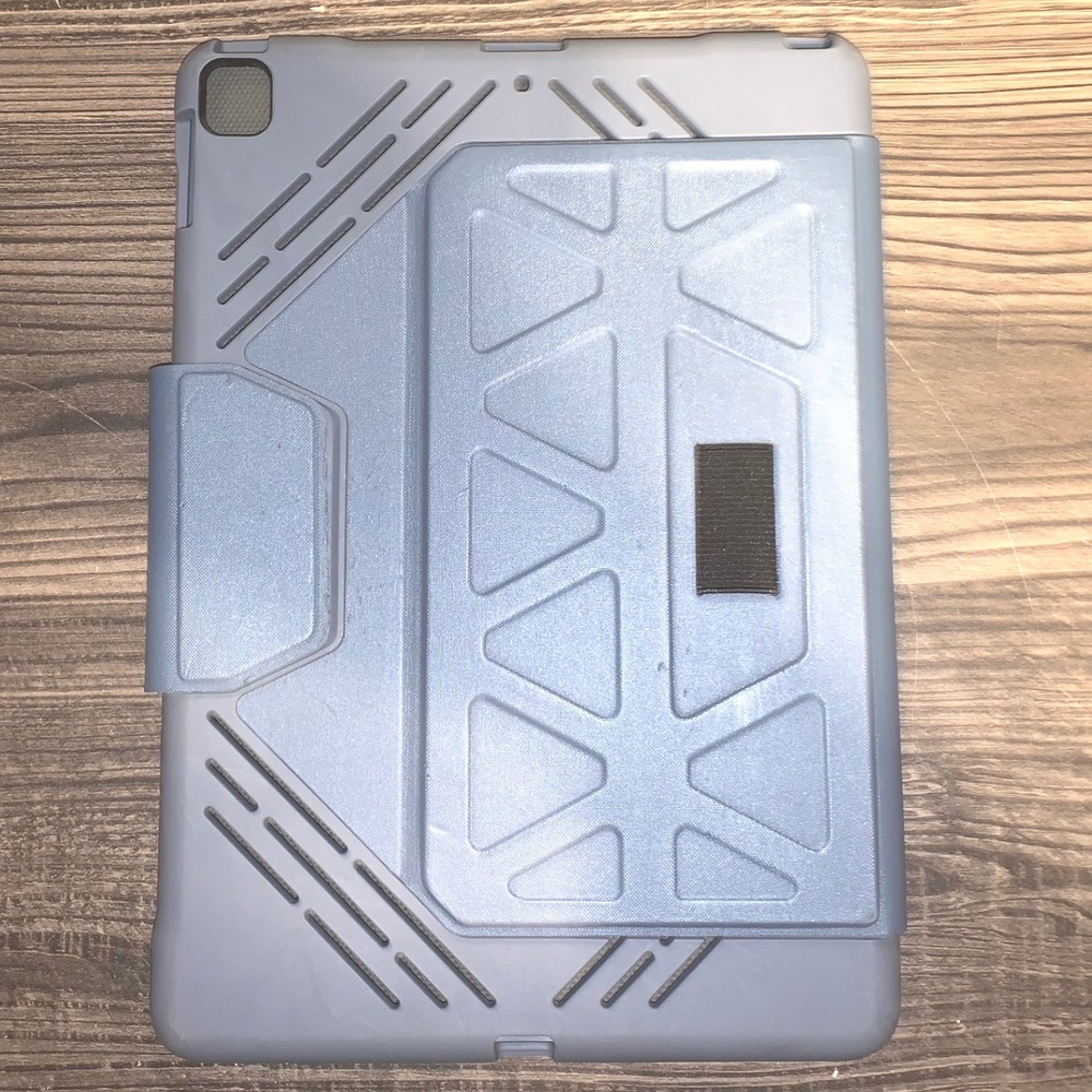 Blue Targus iPad Case 10.2 10.5 Good Condition Pro-Tek Rugged Folio